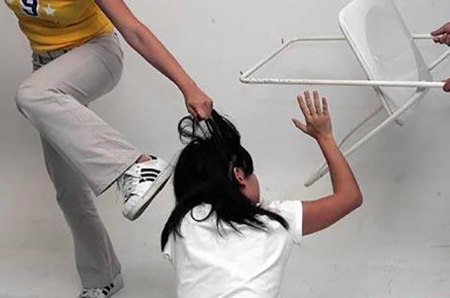 过年串门的熊孩子!没教养绝对不行,孩子小不懂