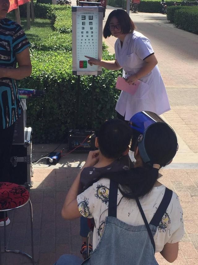 保定爱尔眼科同新闻广播举办全国爱眼日公益活