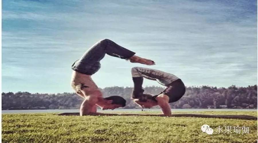 情侣瑜伽--跟你的爱人一起甜蜜蜜