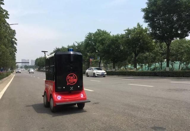 一台京东无人送货车可替代十个快递小哥,快递