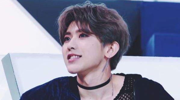 黄毅清发文炮轰男明星"娘炮" 暗讽蔡徐坤:不男不女像什么样子