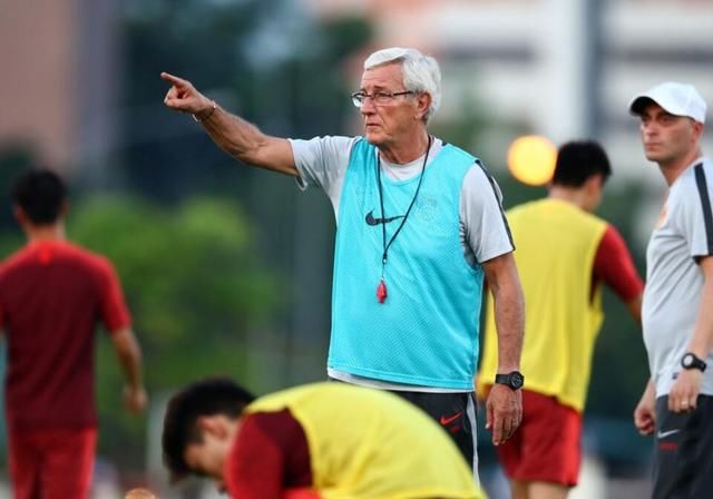 国足泰国训练王燊超护身玉佩消失 网友:请你