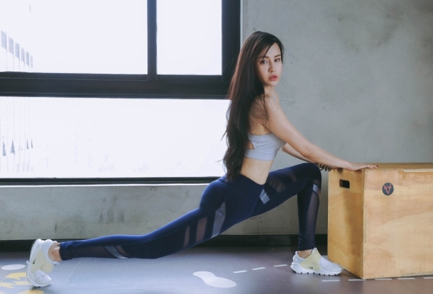 瑜伽女神母其弥雅教你练小蛮腰 好身材一览无余 瑜伽女神母其弥雅教你练小蛮腰 好身材一览无余