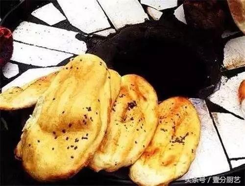 小伙自制美食一年赚上百万,出锅就被抢光,你肯