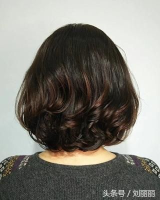 20岁30岁40岁女性发型怎么剪?超好看的发型2