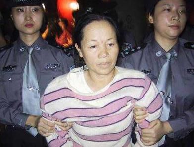 史上第一悍匪,五个女人为他卖命又卖身,八年杀