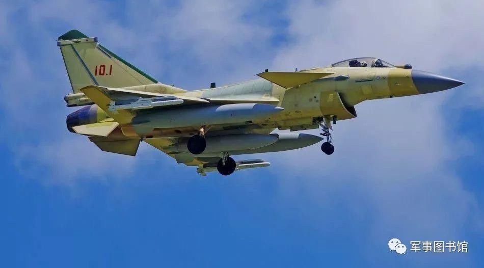 军迷哗然:法国战机和歼10C狗斗竟不落下风?实