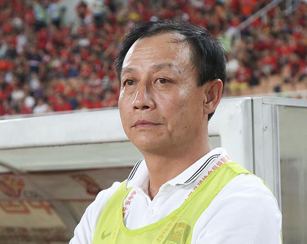 北京人和主教练王宝山因近期战绩不佳辞职