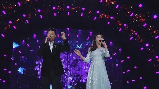 范冰冰与爸爸合唱《爱里的心》 李晨台下叫好