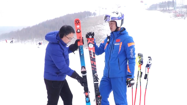 《冬奥知否》揭秘高山滑雪和单板滑雪 《冬奥知否》揭秘高山滑雪和单板滑雪