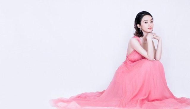 连赵丽颖杨幂都恋上的粉色连衣裙,穿起来甜到