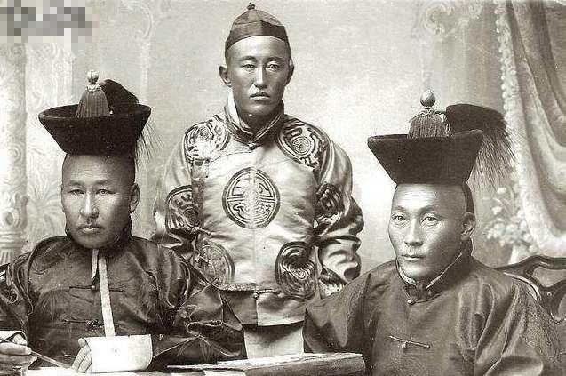 满清时除了汉人满人留长辫子,其他少数民族也