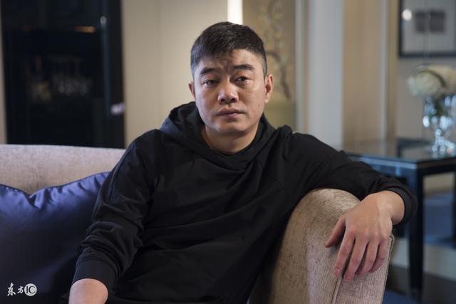 拿2000块闯北京15年,身价超过100亿,引马云投