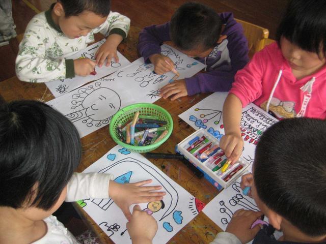 老师家长群发错消息,家长看后怒称要退学,网友