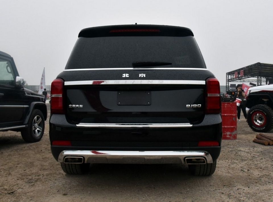 jeep合资过),车侧尾窗和后窗的造型有点像奔驰ml级和路虎揽胜的混合体