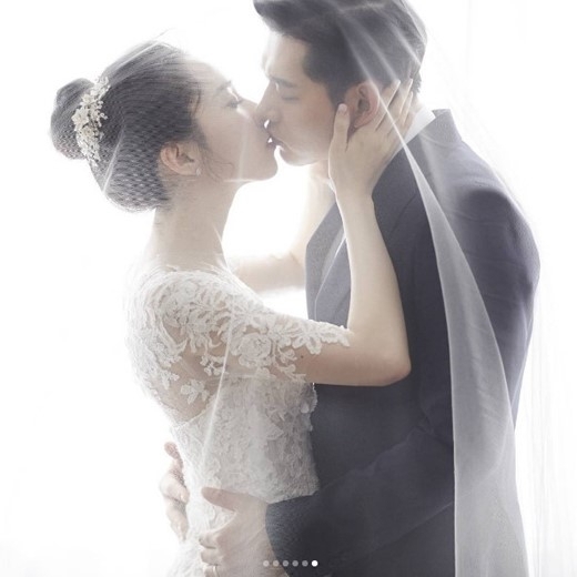 韩星张真英与姜海仁婚纱照 十年情侣将结婚 韩星张真英与姜海仁婚纱照 十年情侣将结婚