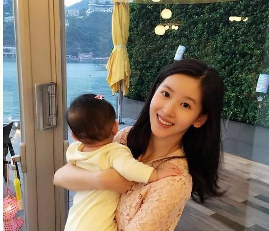 我们都错怪了奶茶妹妹,她家背景强大,不比刘强