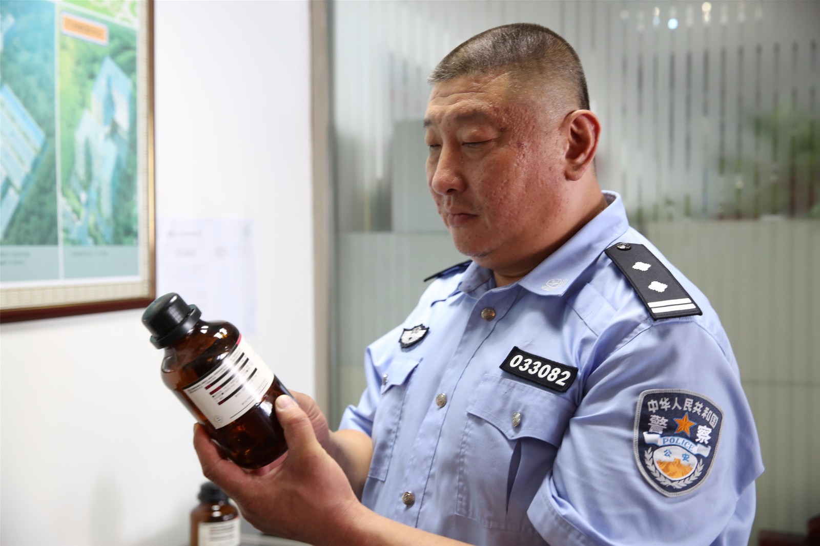 "缉毒英雄"十年风雨路