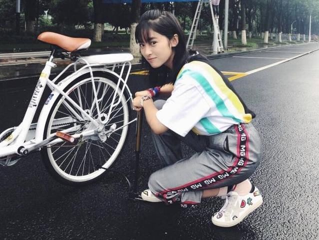 黄磊坚持要认沈月做干女儿,对陈都灵却不闻不