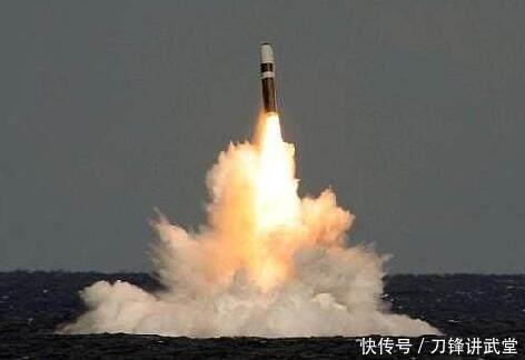 世界洲际导弹最远射程排行:美国屈居第三,中国