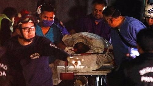 墨西哥输油管道爆炸已致76死 找到生还者可能较小