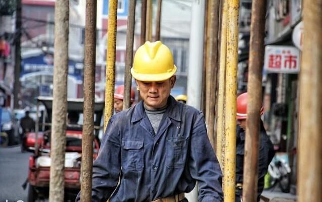 招工难!建筑工地日薪300无人问津,年轻人为何