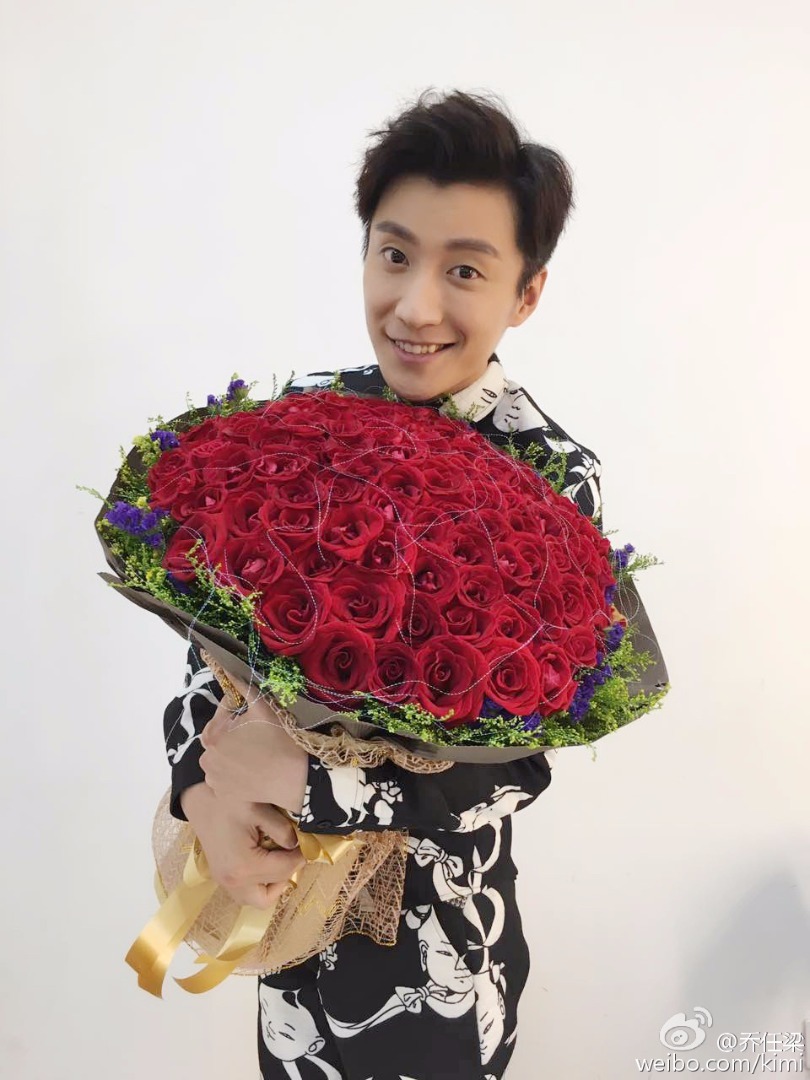 乔任梁意外死亡 别墅外现殡仪车