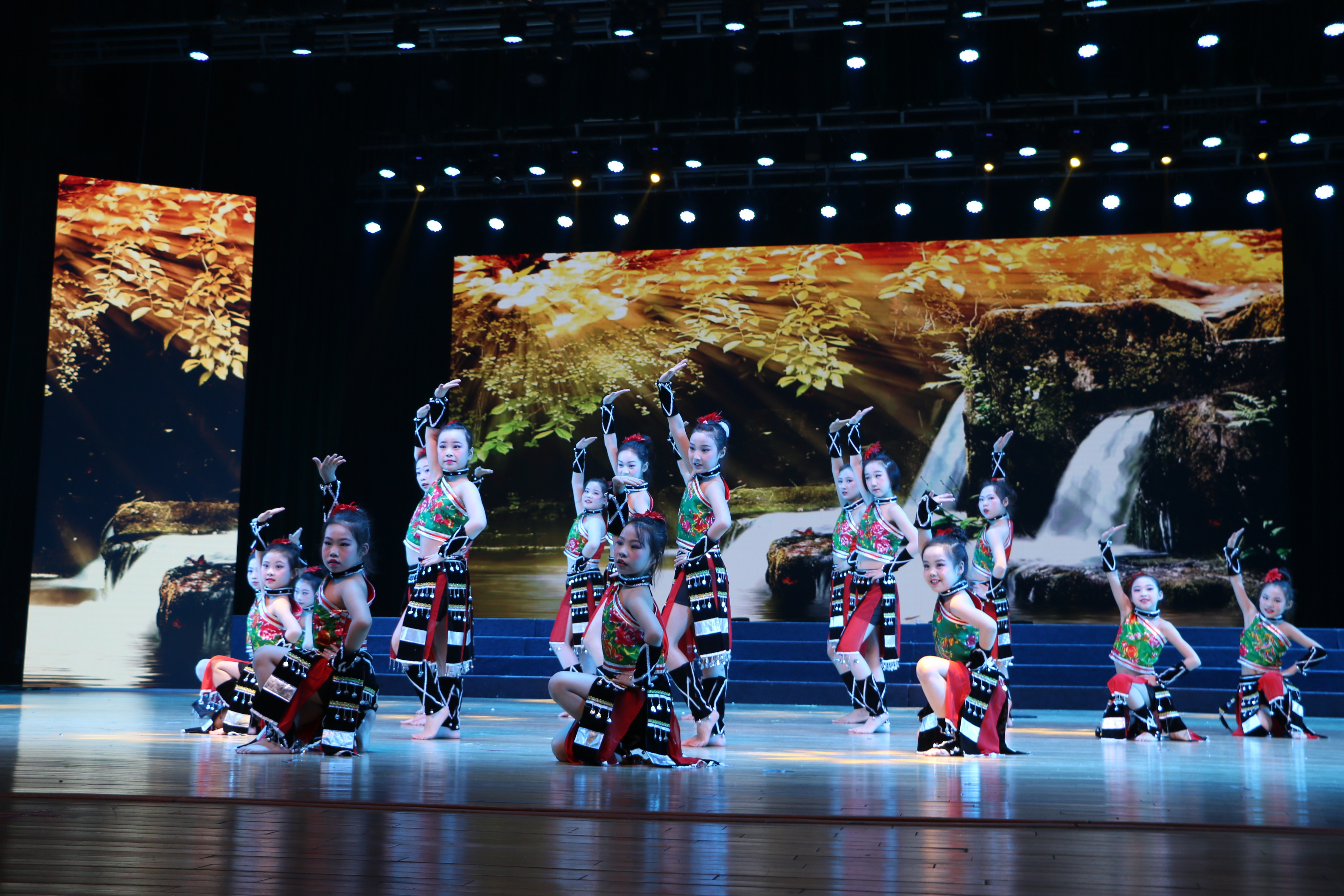 甘肃平凉市举办第二届出彩少年少儿春晚