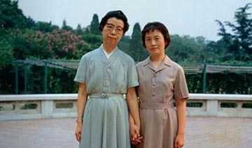 毛主席去世后,江青天天去纠缠主席秘书,党中央