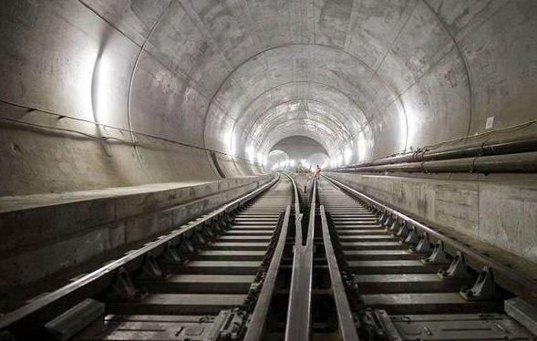 比日本的青函隧道还长,花费近千亿挖了近17年!