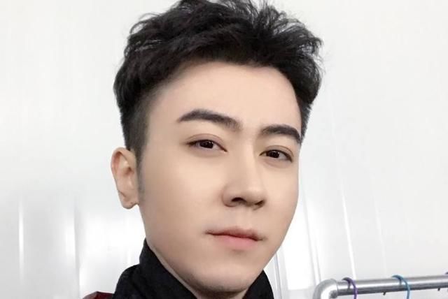 新斗鱼一哥凉了,蛇哥爆狼发言:外挂限制了我们