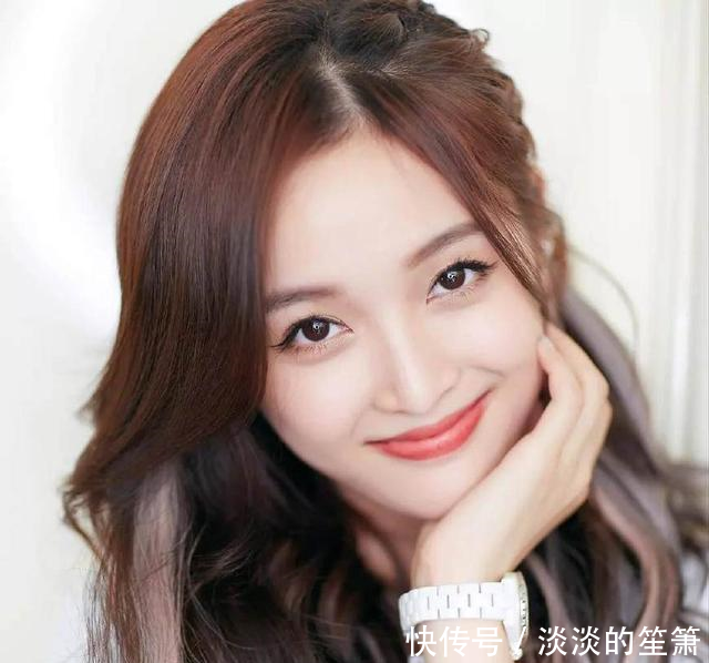 海南富婆吴宣仪睡衣出行!全身穿搭超两万,网