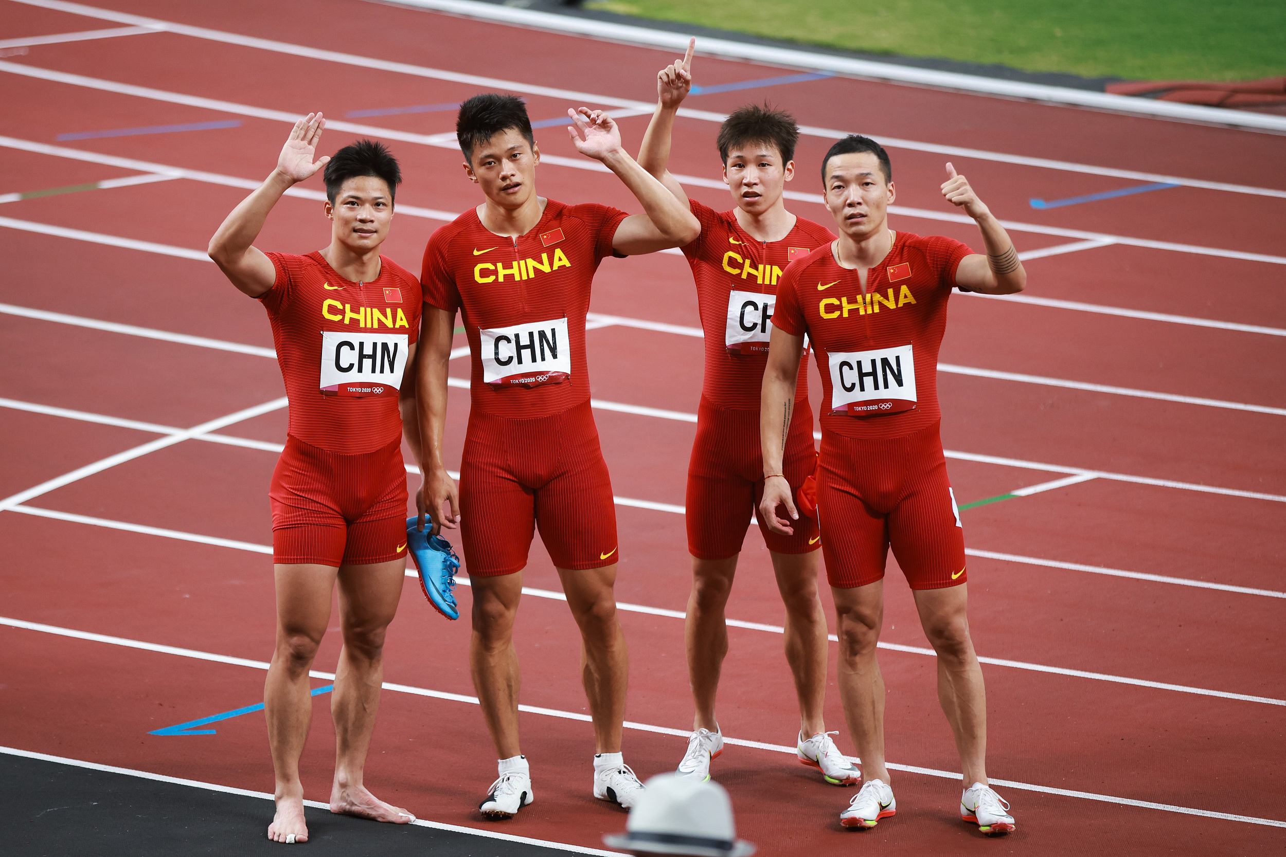 中国接力队获得东京奥运会男子4x100接力第四名!
