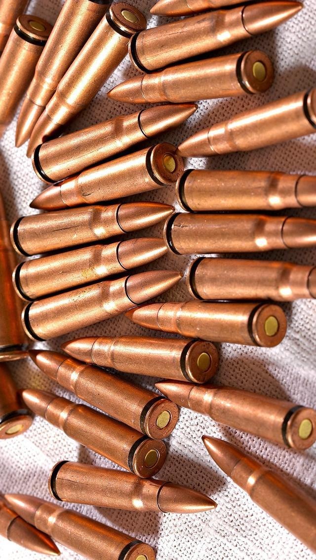 将子弹整齐排列的工具:弹链