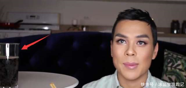 外国人吃饺子不蘸醋,不蘸酱油,搭配的千奇百怪