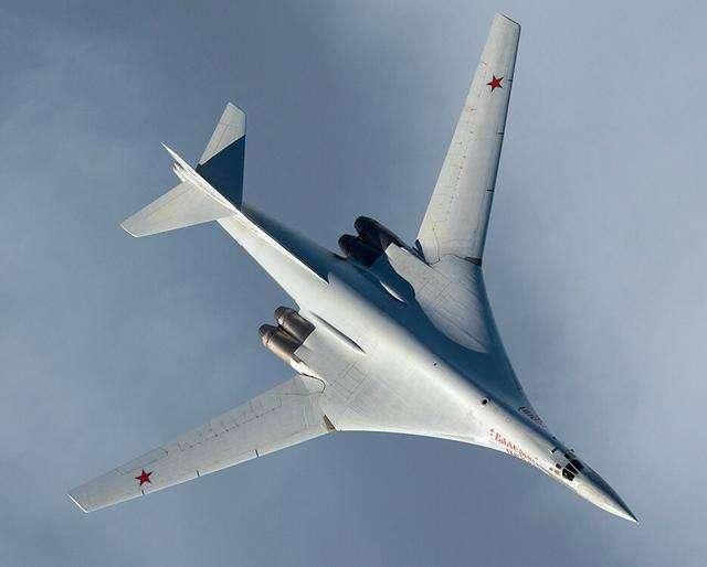美丽的白天鹅 图-160轰炸机