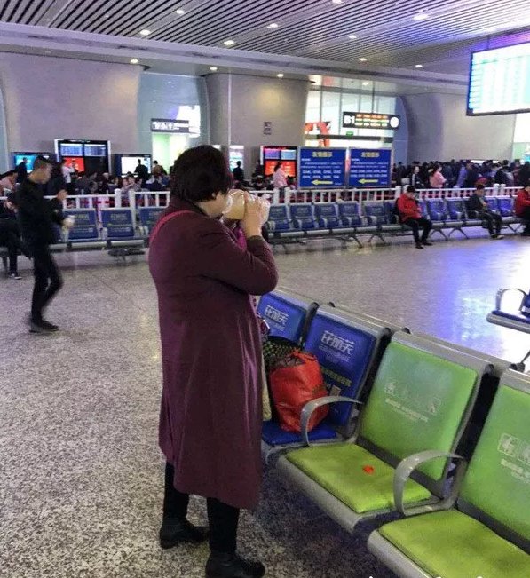 当场豪饮米酒半桶 高铁出行不能携带的物品