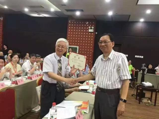 中国科学院心理研究所医学心理研究室主任教授 李心天 (李心天教授