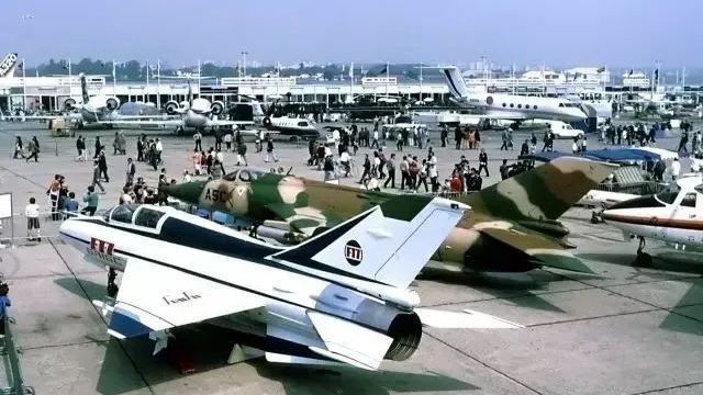 36年巴黎航展见证中国航空工业发展之路:从“望尘莫及”到各领风骚 36年巴黎航展见证中国航空工业发展之路:从“望尘莫及”到各领风骚