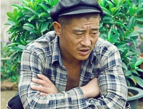 大家都知晓,他也借助了央视春晚这个舞台为自己创造了一个财富帝国