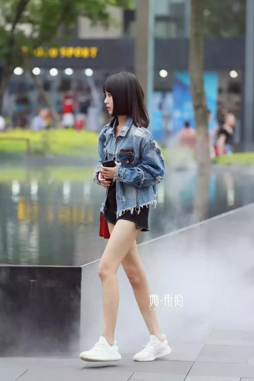 街拍短裤这样穿最显瘦!