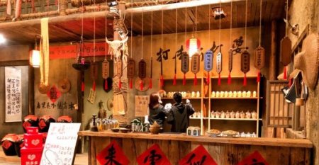 《我是大侦探》常驻嘉宾:何炅、吴磊,大张伟、