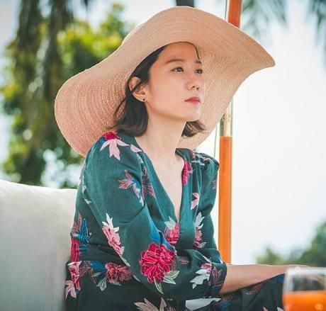 1997年,全慧珍参加韩国小姐庆南选举并当选,1998年通过电影《a