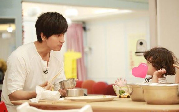 言承旭综艺节目中上得了厅堂下的了厨房,网友