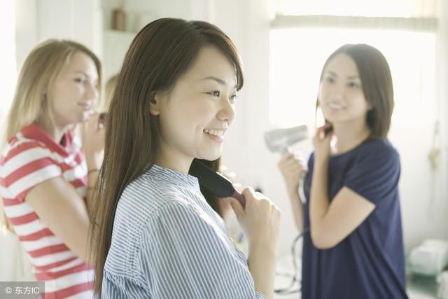 大学室友结婚我拿一千,我结婚通知她,她不还礼