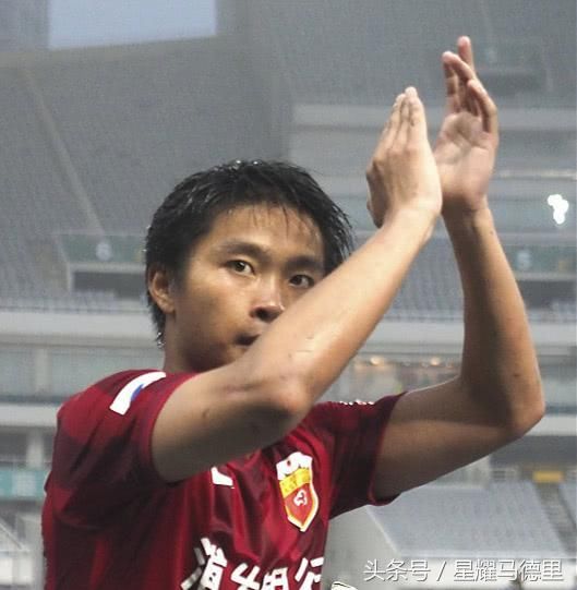 唏嘘!前上港队长欠赌债88万成老赖,曾20岁就