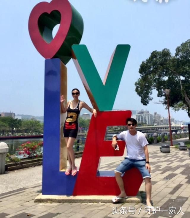 曾是宇宙最可爱美少女,现40岁与25岁男友热恋