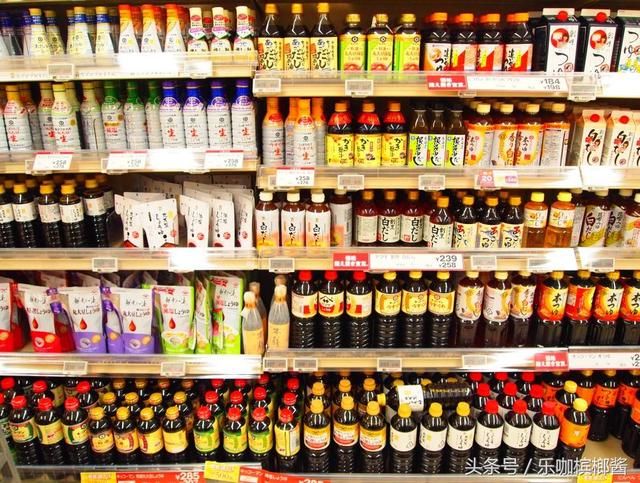 中国游客在日本买特产,2斤清酒5片牛肉,付款时