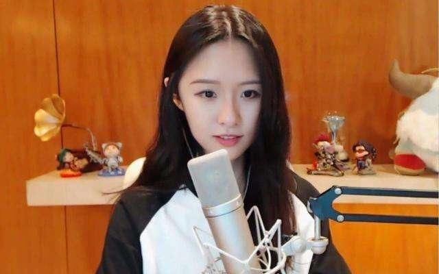 斗鱼主播收入最新排行:发姐未上榜、骚白两亿