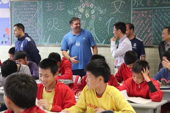 恒大足球学校学费一年5万元,您觉得值得吗?